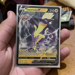 Pokemon Toxtricity V Trading Card - Yellow and Purple